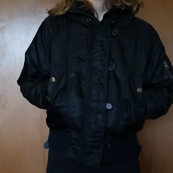 AE Bomber - Picture 3 of 6